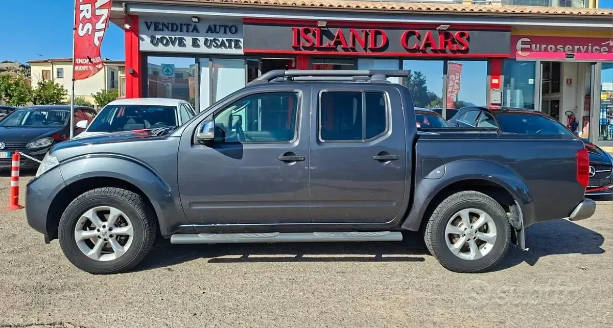 Usata Nissan Navara 190 CV (139 kW) 2013 Grigio Pick-up
