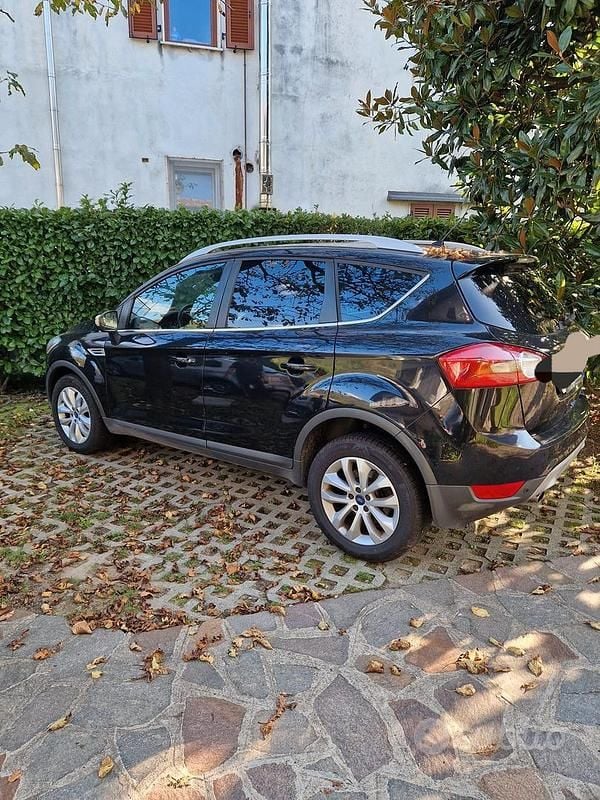 Usata Ford Kuga 163 CV (119 kW) 2012 Nero SUV