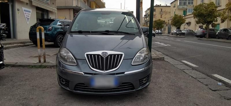 Grigio Usata 2011 Lancia Musa Monovolume | 3000 € (Super prezzo) - Immagine 1/4