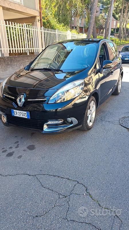 Usata Renault Scénic III 110 CV (80 kW) 2013 Nero Monovolume