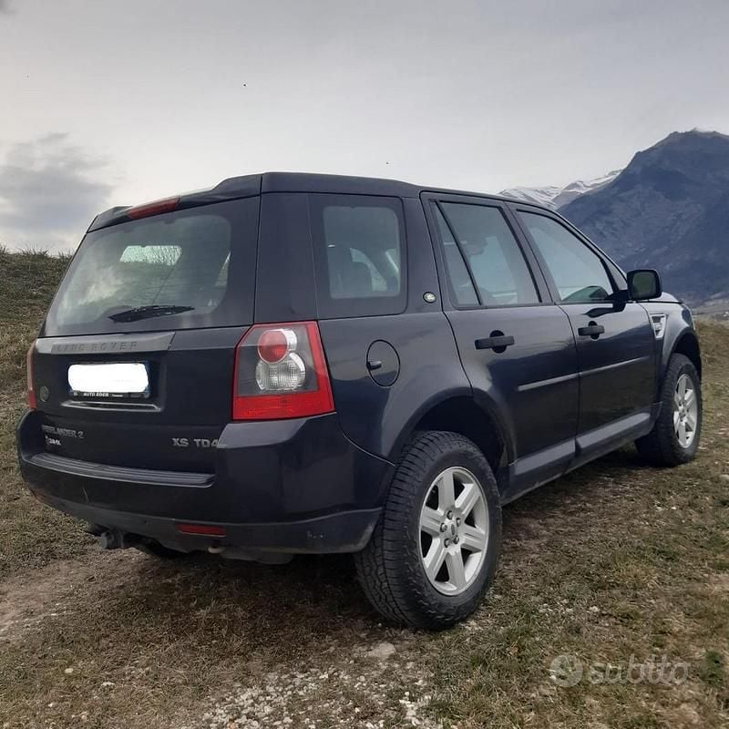 Nero Usata 2010 Land Rover Freelander 2 SUV | 3200 € - Immagine 1/4