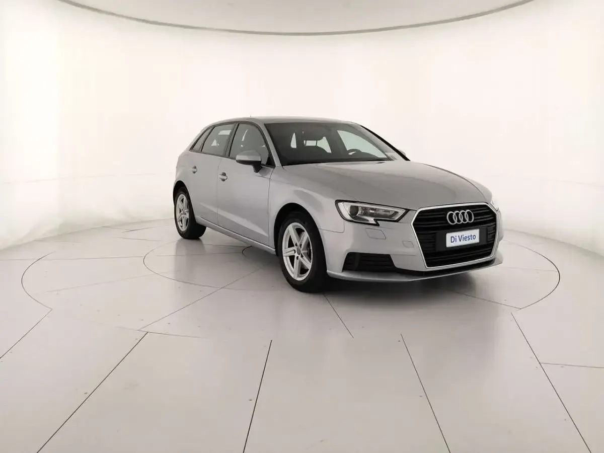 Usata Audi A3 Business 116 CV (85 kW) 2019 Argento Berlina