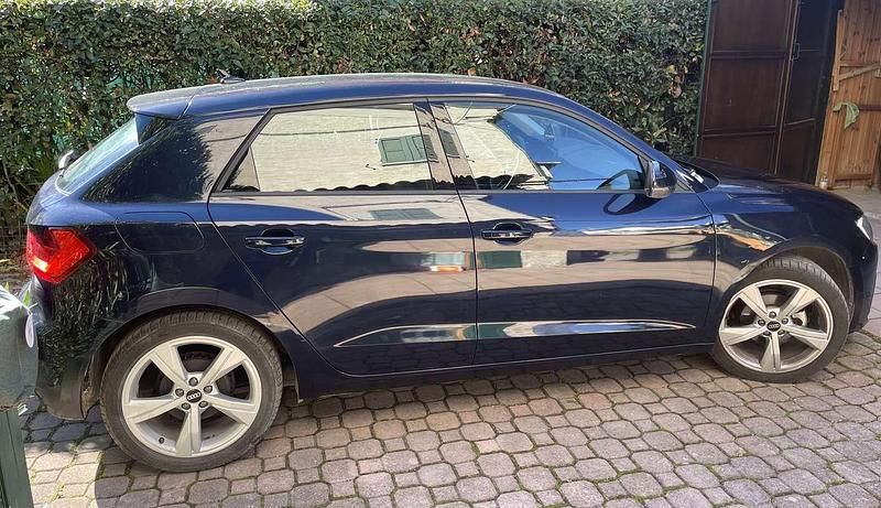 Usata Audi A1 Sportback Admired 95 CV (69 kW) 2022 Blu/azzurro Utilitaria