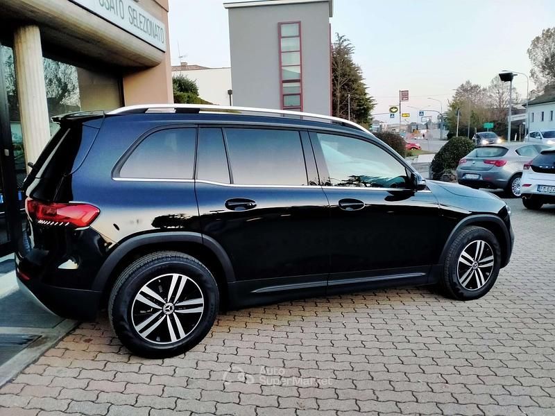 Usata Mercedes GLB180 Business 116 CV (85 kW) 2021 Black metallic SUV