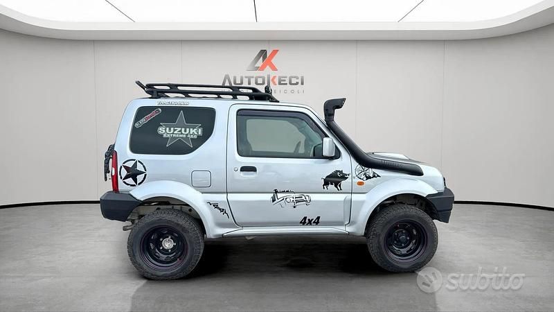 Usata Suzuki Jimny 86 CV (63 kW) 2009 Argento SUV