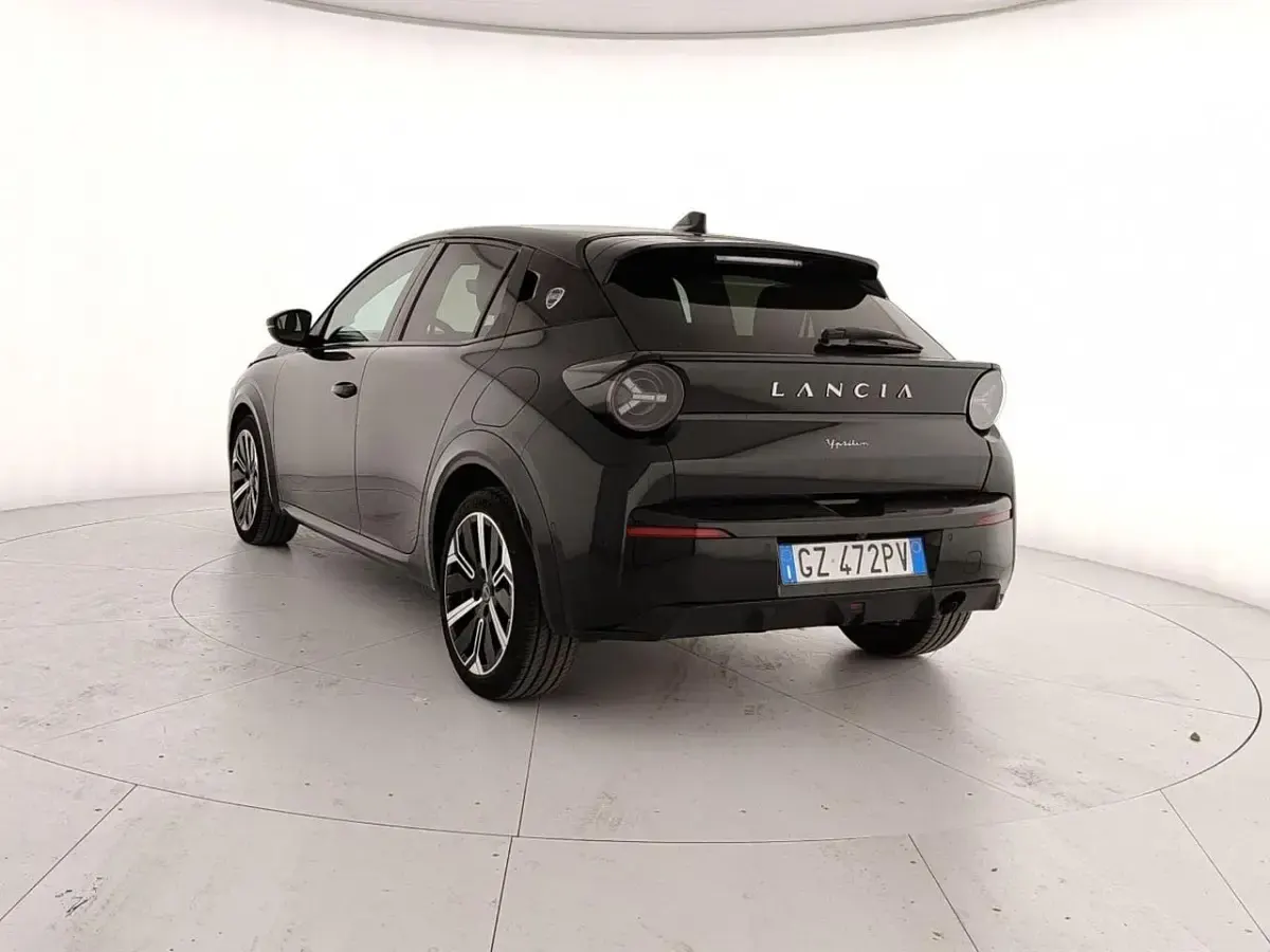 Usata Lancia Ypsilon 100 CV (73 kW) 2025 Nero Utilitaria