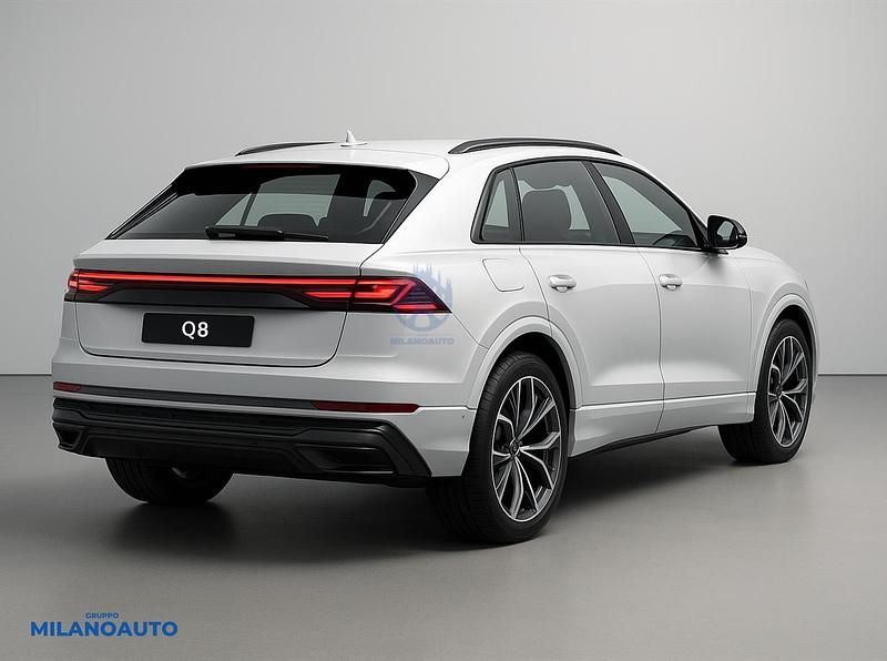 Usata Audi Q8 S-Line 394 CV (289 kW) 2025 Bianco SUV