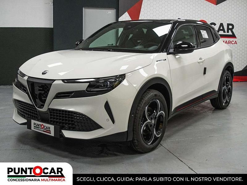 Nuova Alfa Romeo Junior Edizione Speciale 136 CV (100 kW) 2026 Bianco SUV