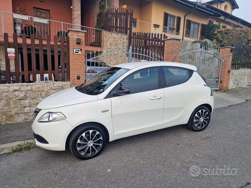 Usata Lancia Ypsilon S 69 CV (50 kW) 2013 Bianco Utilitaria