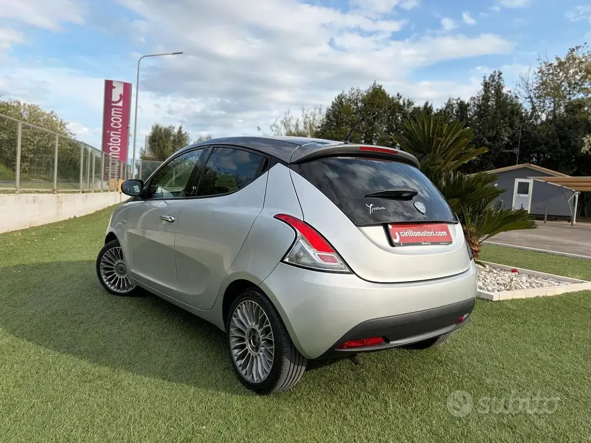 Usata Lancia Ypsilon S 86 CV (63 kW) 2012 Grigio Utilitaria