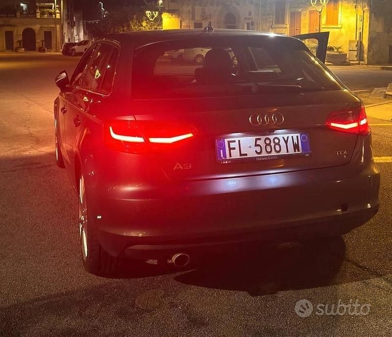Gebraucht Audi A3 Ambiente 105 PS (77 kW) 2014 Grau Kleinwagen