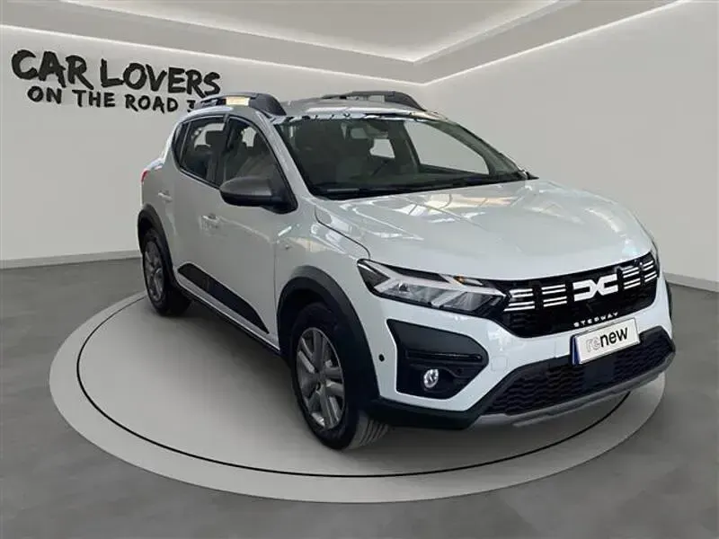 Usado Dacia Sandero Expression 101 CV (74 kW) 2023 Blanco Utilitario
