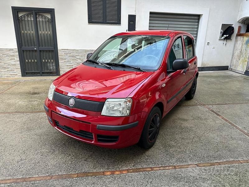Usata Fiat Panda Dynamic 69 CV (50 kW) 2011 Rosso Utilitaria