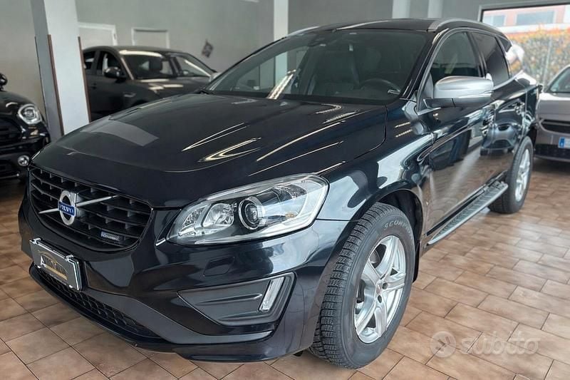 Usata Volvo XC60 R-Design Momentum 181 CV (133 kW) 2014 Blu SUV