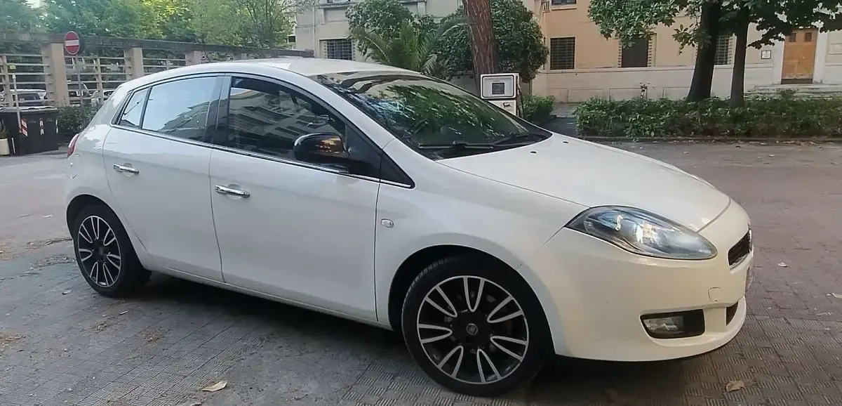 Usata Fiat Bravo Street 120 CV (88 kW) 2013 Bianco Utilitaria