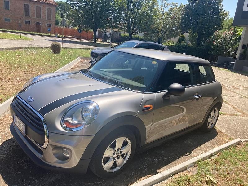 Usata Mini ONE 75 CV (55 kW) 2017 Grigio Utilitaria