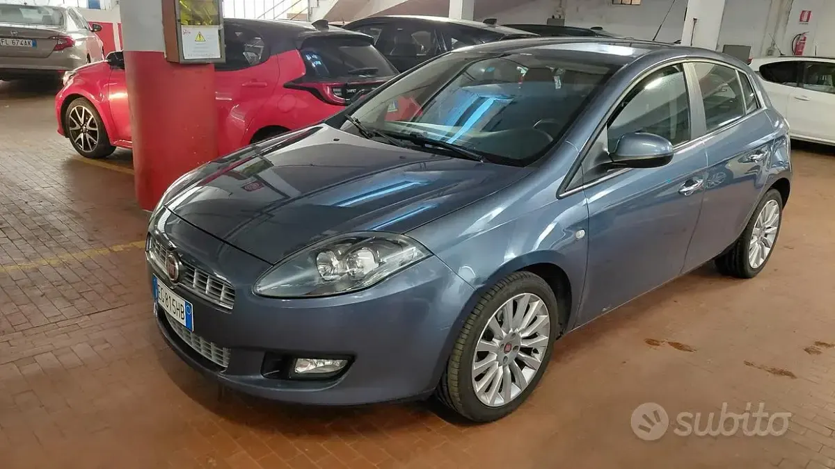 Usata Fiat Bravo Emotion 140 CV (102 kW) 2011 Blu Utilitaria
