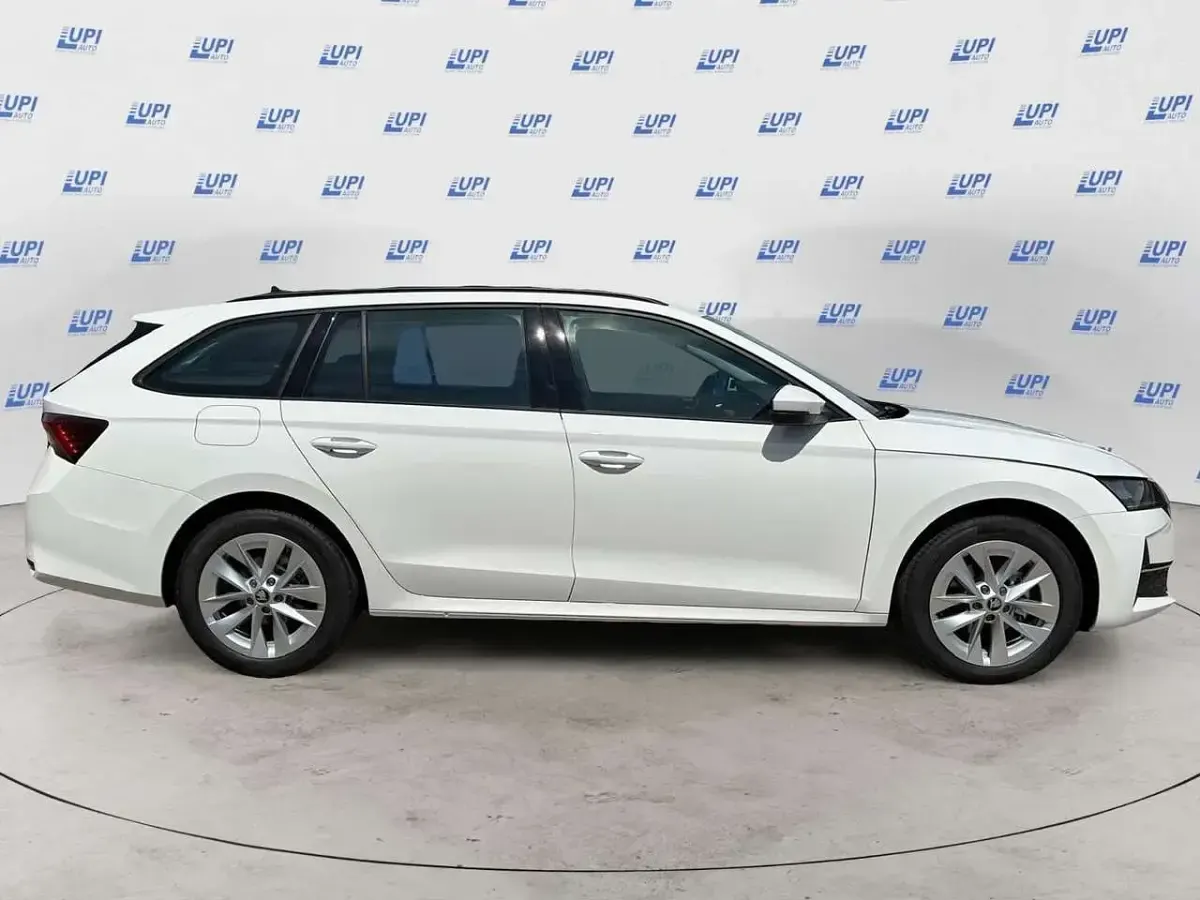Nuova Skoda Octavia Selection 150 CV (110 kW) 2026 Bianco Station wagon