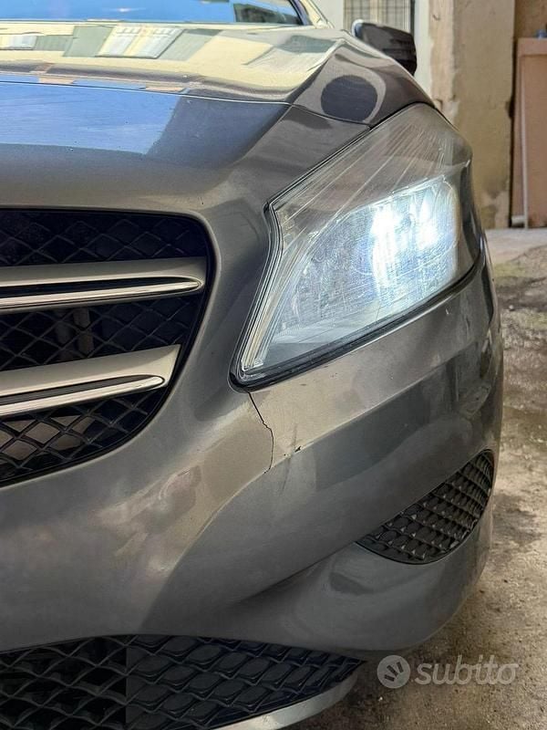 Usata Mercedes A180 109 CV (80 kW) 2013 Grigio Berlina