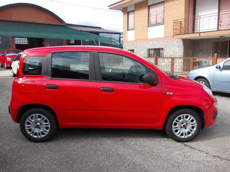 Usata Fiat Panda 69 CV (50 kW) 2019 Rosso Utilitaria