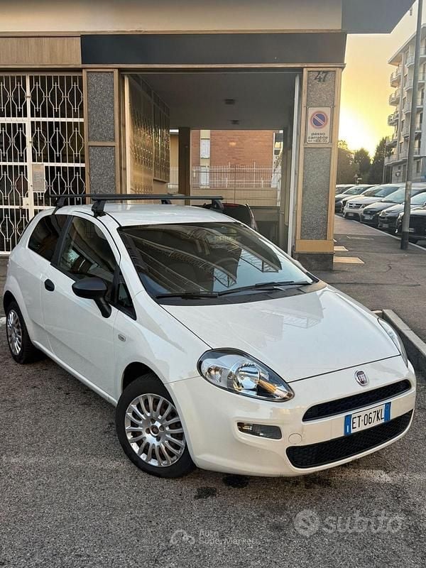 Usata Fiat Punto 75 CV (55 kW) 2013 Bianco Furgone