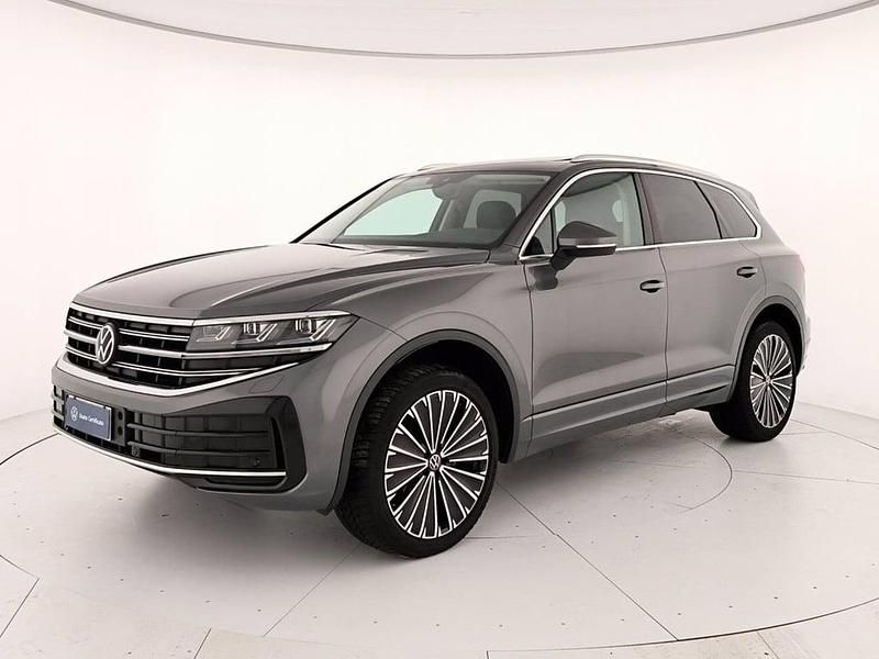 Usata VW Touareg Elegance 231 CV (169 kW) 2024 Silicon grey metallizzato SUV