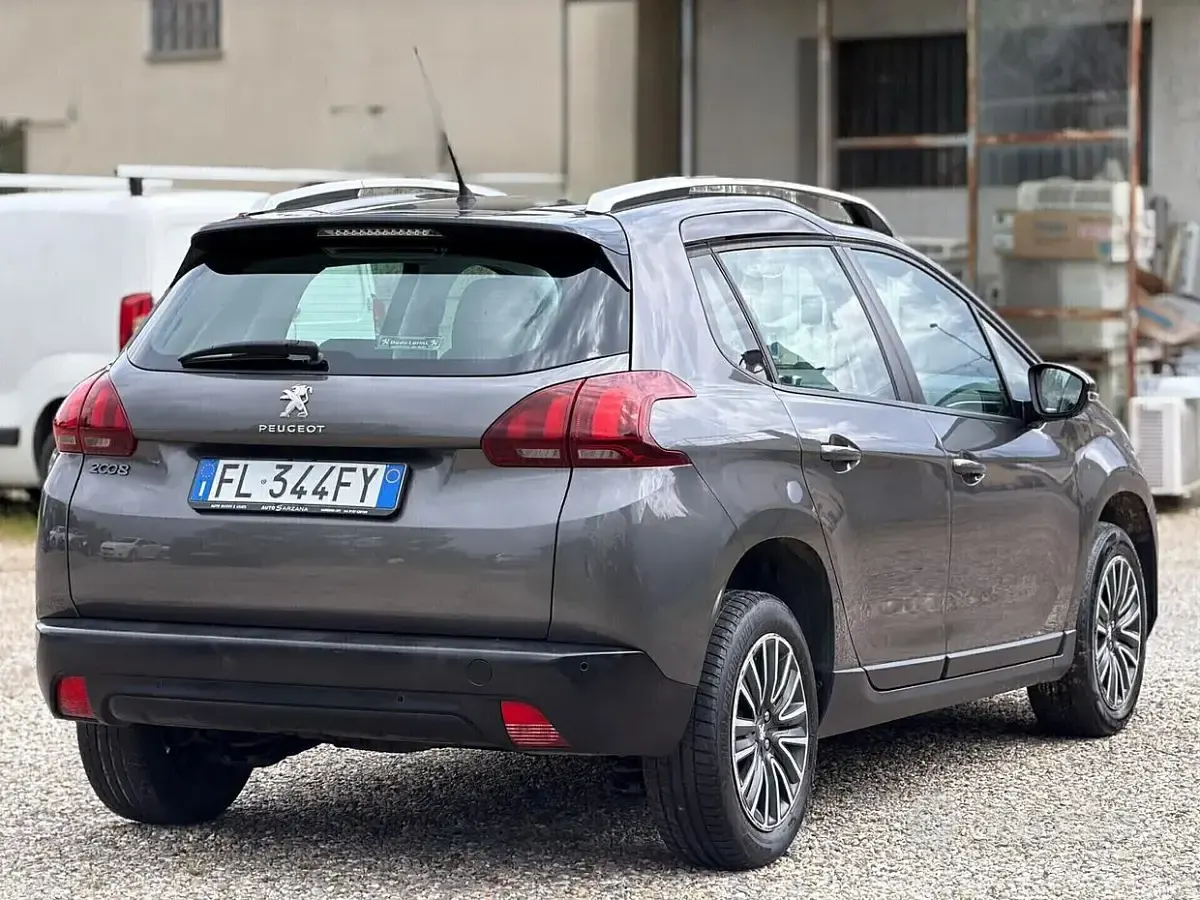 Usata Peugeot 2008 Active 75 CV (55 kW) 2017 Grigio SUV
