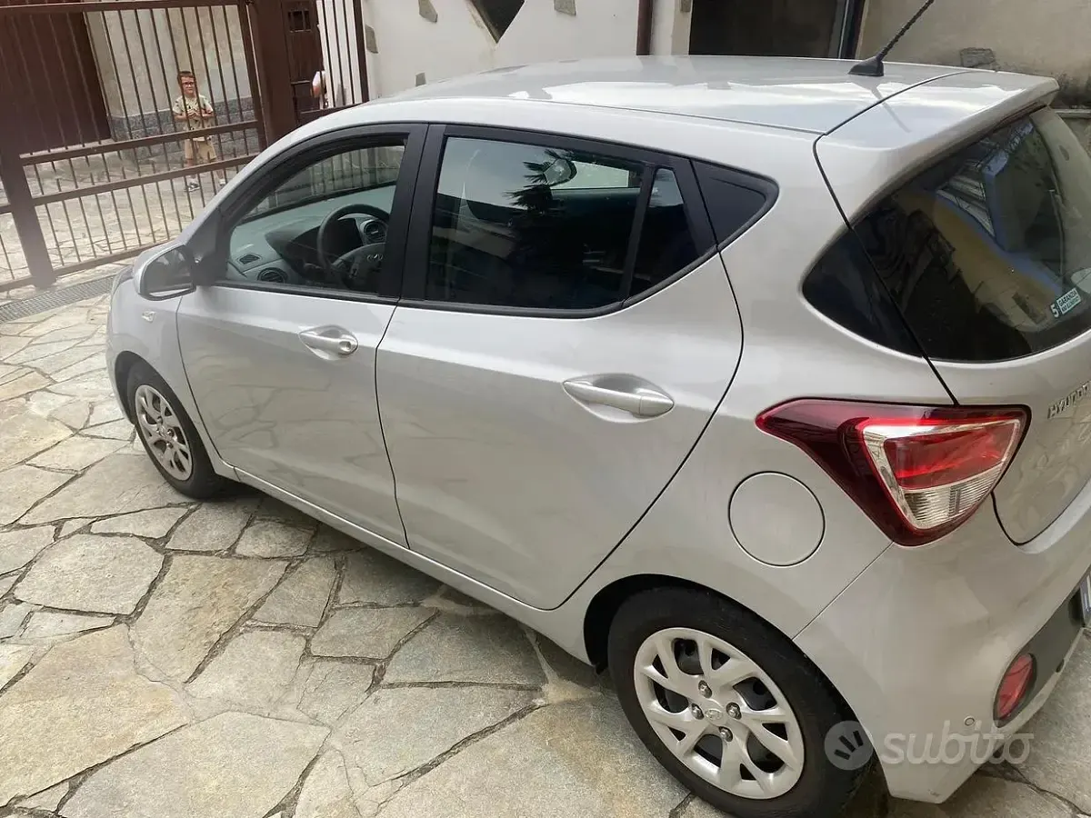 Usata Hyundai i10 66 CV (48 kW) 2018 Grigio Utilitaria