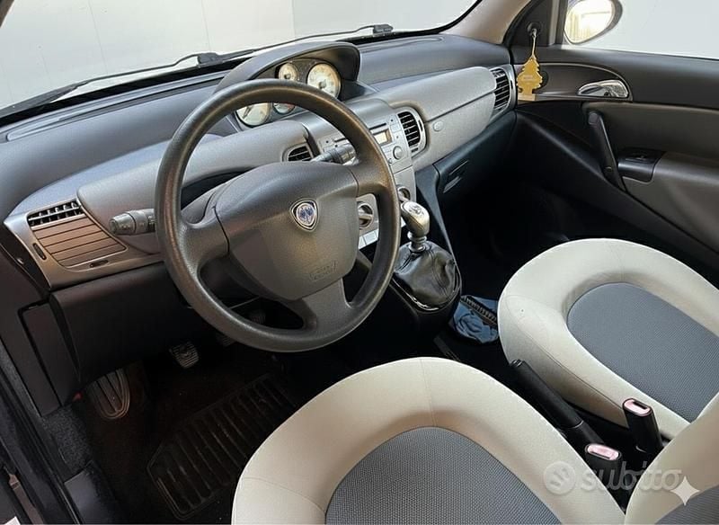 Usata Lancia Ypsilon 80 CV (58 kW) 2006 Nero Utilitaria