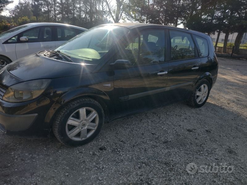 Usata 2005 Renault Scénic II Monovolume | 1500 € (Cara) - Immagine 1/2