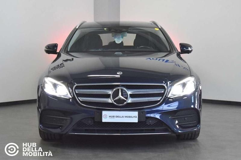 Usata Mercedes E300 Premium 194 CV (142 kW) 2020 Blu Station wagon