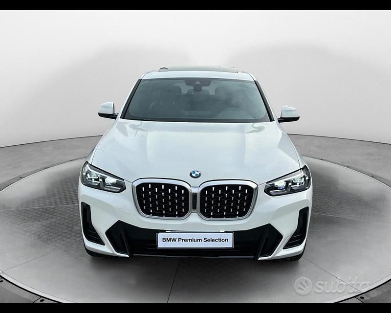 Usata BMW X4 M Sport 190 CV (139 kW) 2022 Alpinweiss iii pastello SUV
