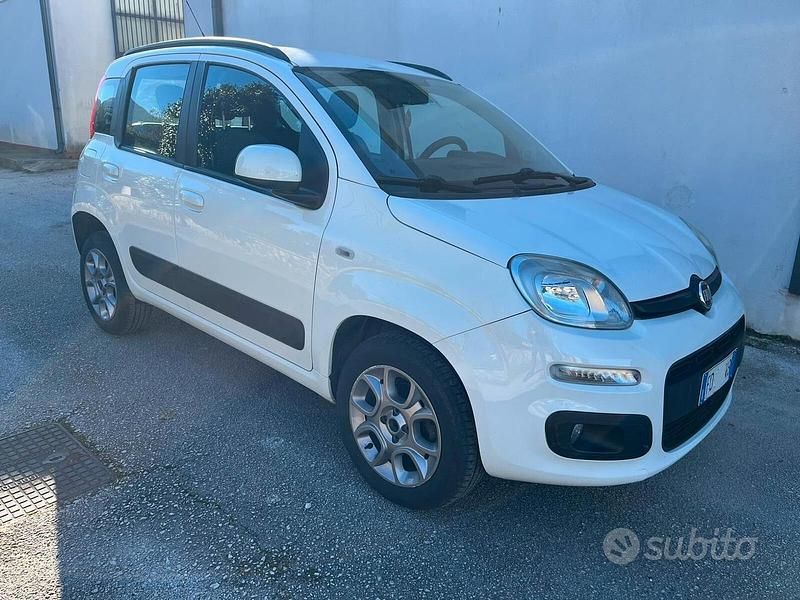 Bianco Usata 2016 Fiat Panda Lounge Tre volumi | 6499 € (Buon prezzo) - Immagine 1/4