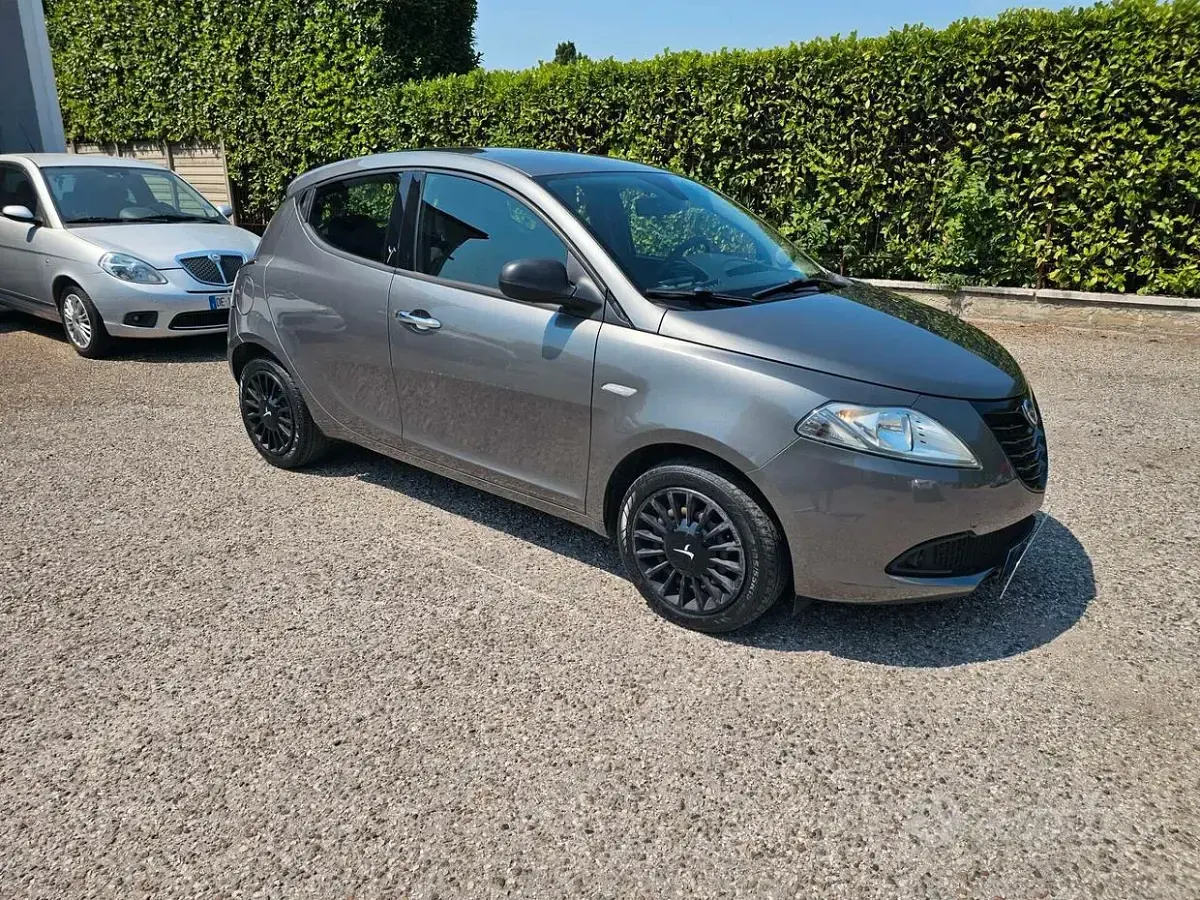 Usata Lancia Ypsilon S 95 CV (69 kW) 2014 Grigio Utilitaria