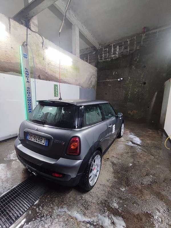 Usata Mini Cooper S Salt 174 CV (127 kW) 2007 Grigio Utilitaria
