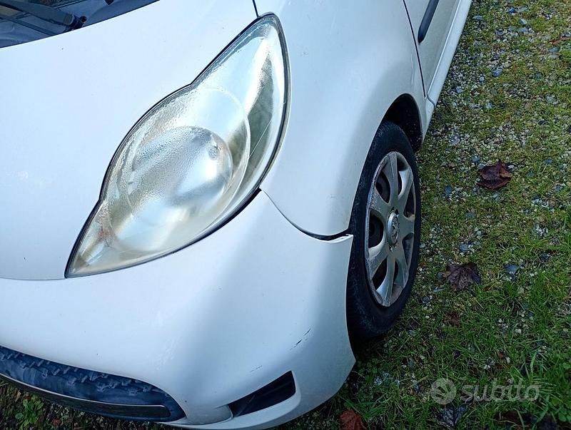 Käytetty Peugeot 107 68 HP (50 kW) 2008 Valkoinen Viistoperä