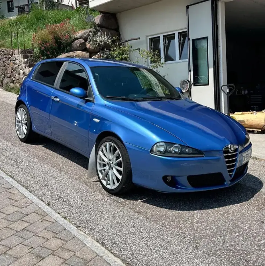 Usata Alfa Romeo 147 150 CV (110 kW) 2009 Bluazzurro Utilitaria