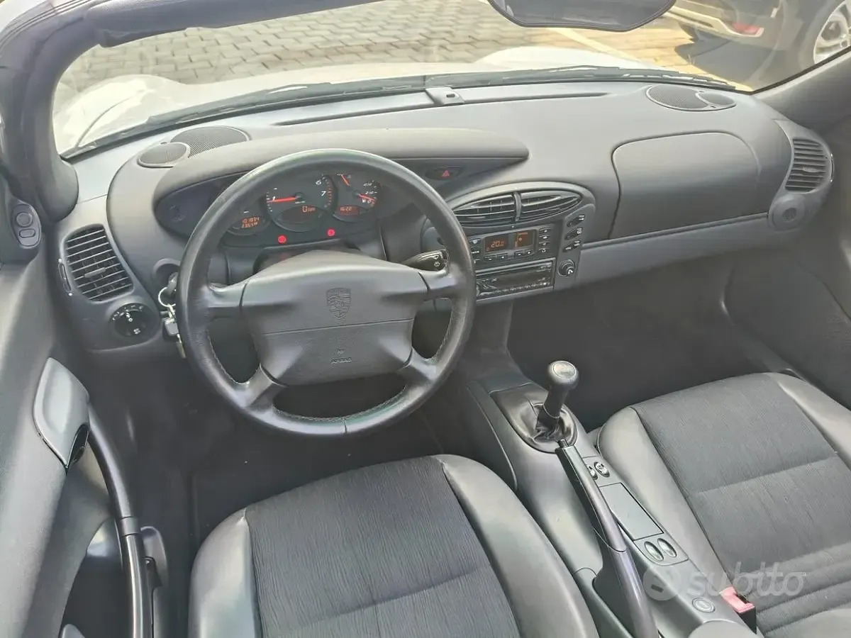 Usata Porsche Boxster 204 CV (150 kW) 1998 Grigio Cabrio