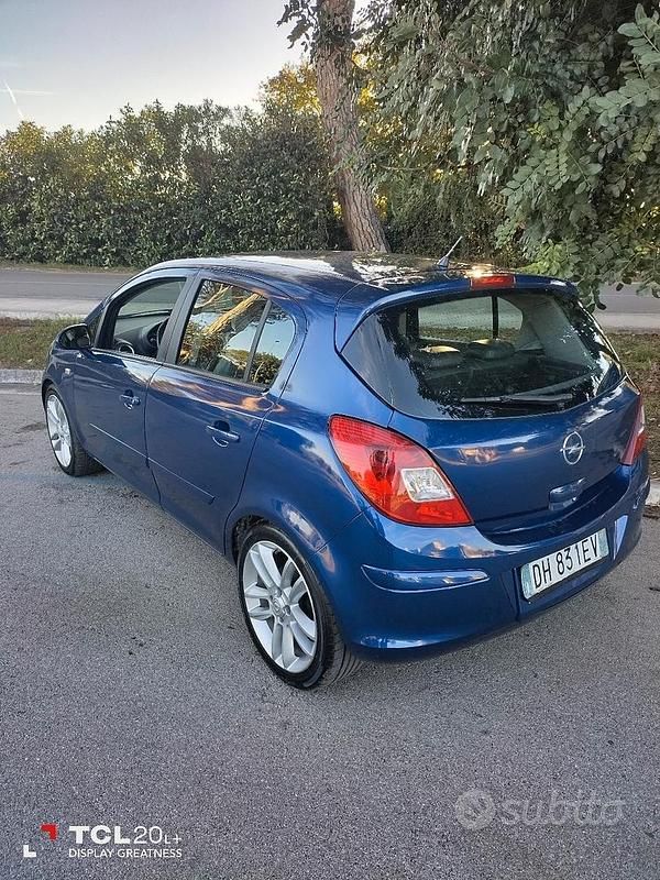 Usata Opel Corsa 90 CV (66 kW) 2007 Blu Utilitaria