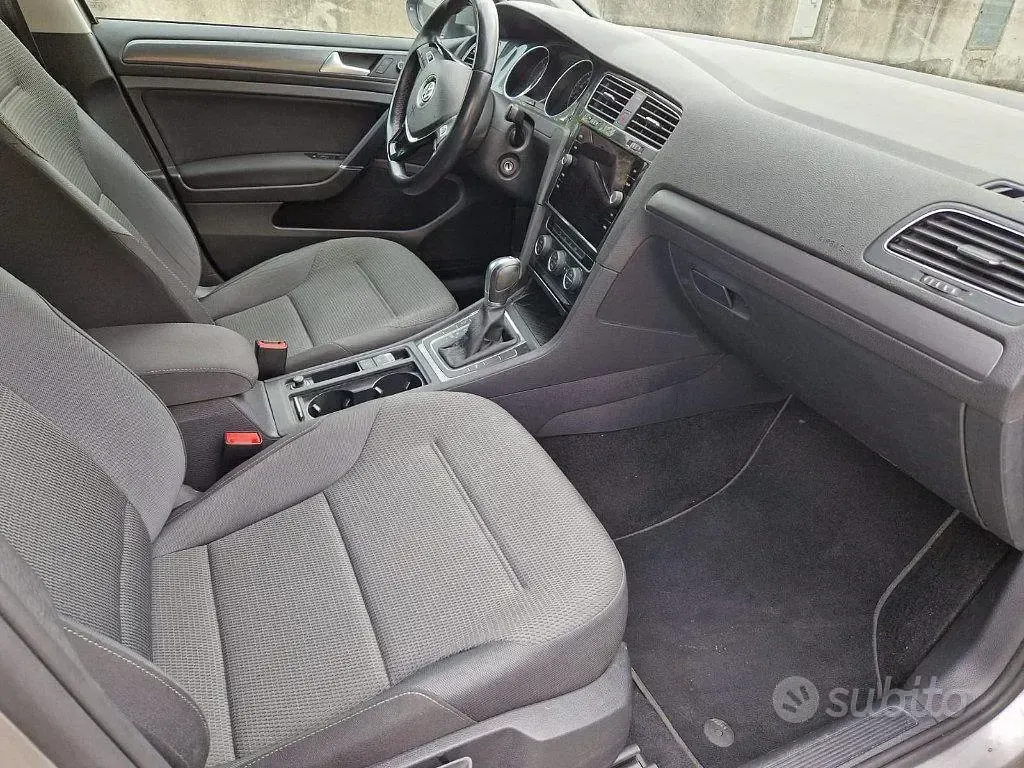 Usata VW Golf VII Business 116 CV (85 kW) 2019 Grigio metallizzato Station wagon