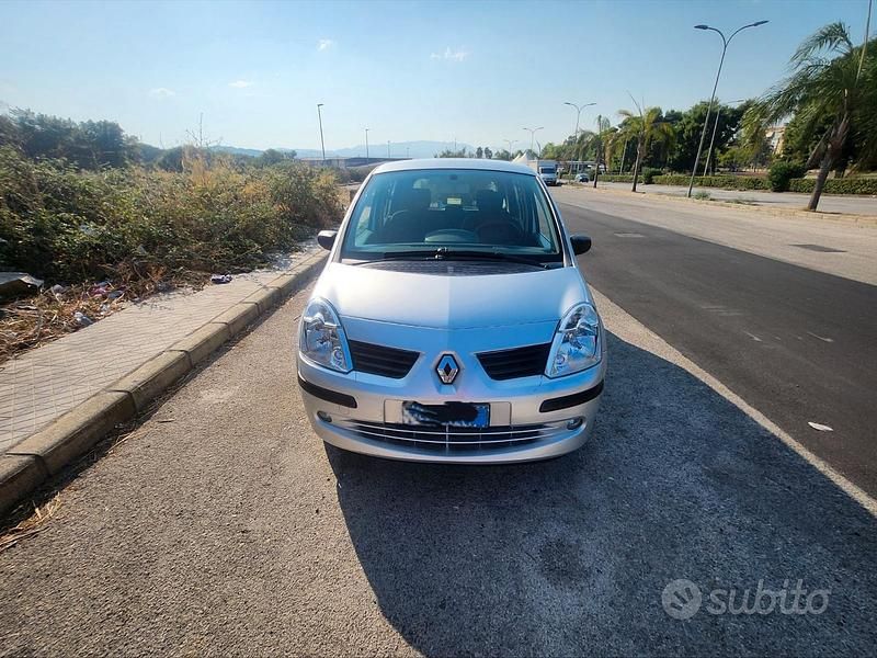 Usata Renault Modus 75 CV (55 kW) 2007 Grigio Monovolume