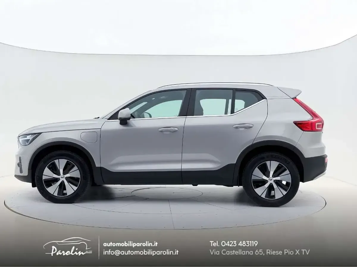 Usata Volvo XC40 Plus 261 CV (191 kW) 2023 Silver dawn SUV