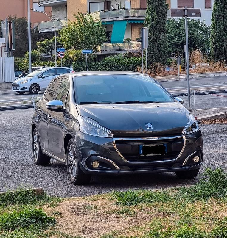 Usata Peugeot 208 Allure 82 CV (60 kW) 2017 Grigio Utilitaria