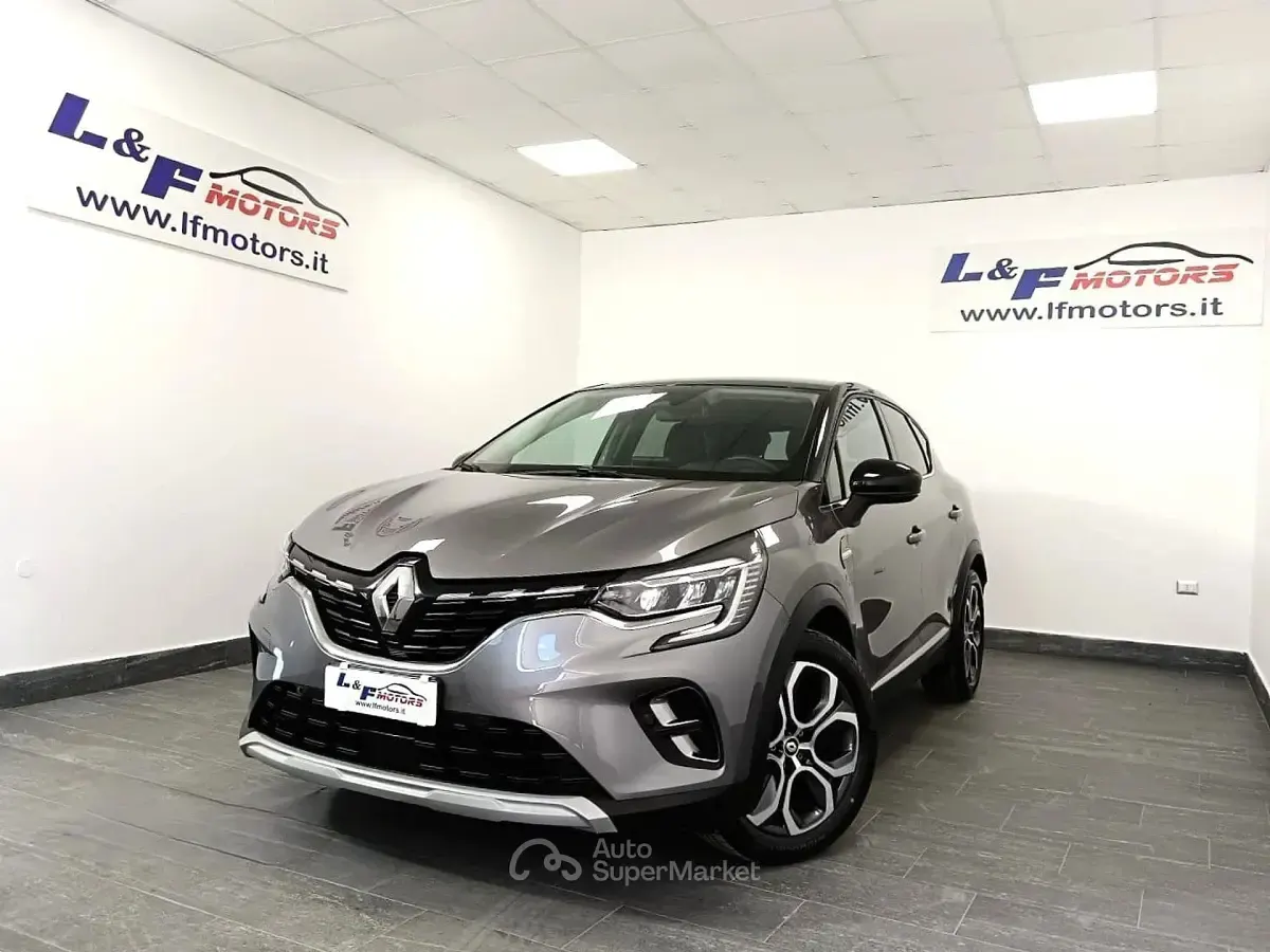 Usata Renault Captur 143 CV (105 kW) 2023 Gray SUV