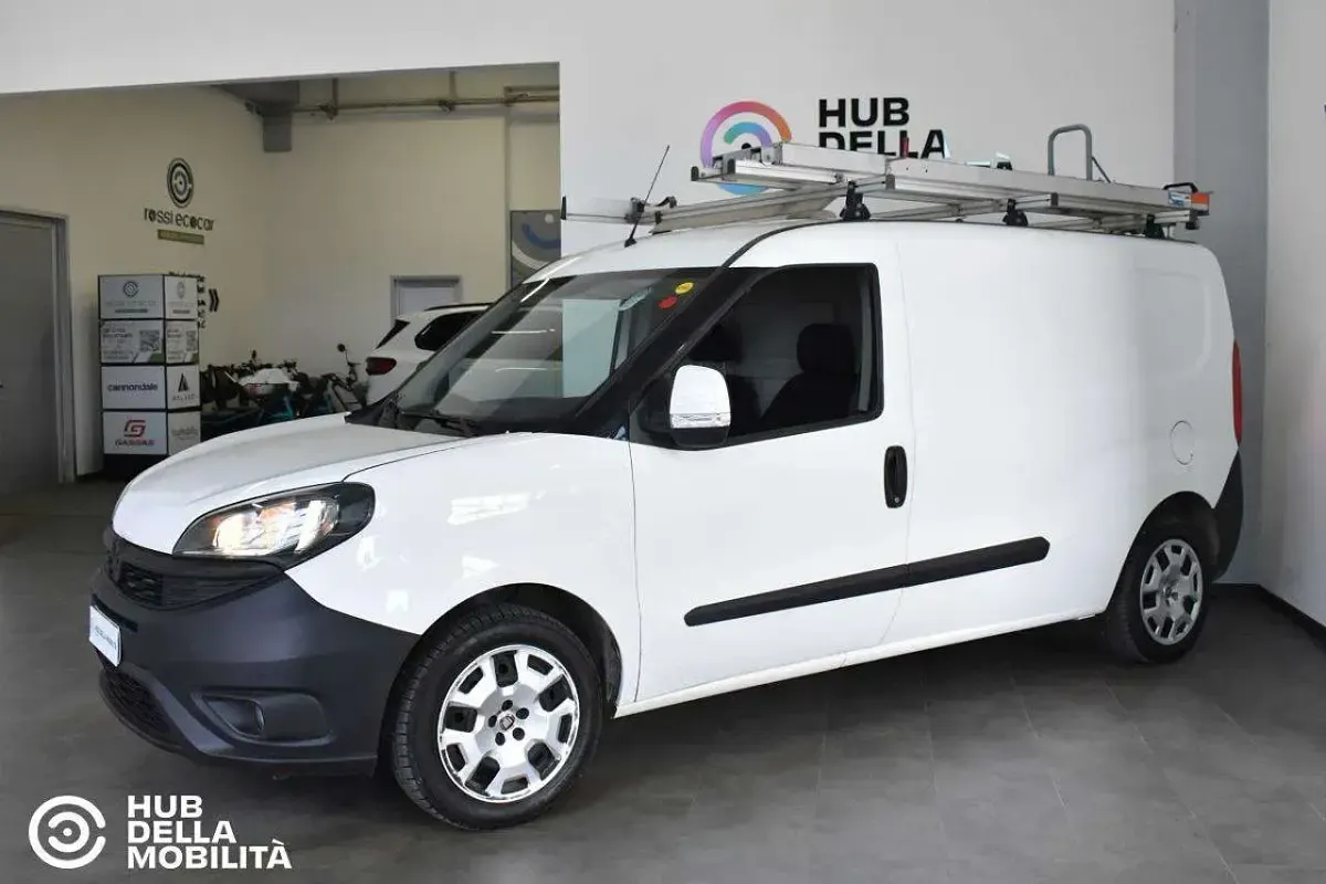 Usata Fiat Doblò 120 CV (88 kW) 2019 Bianco Monovolume