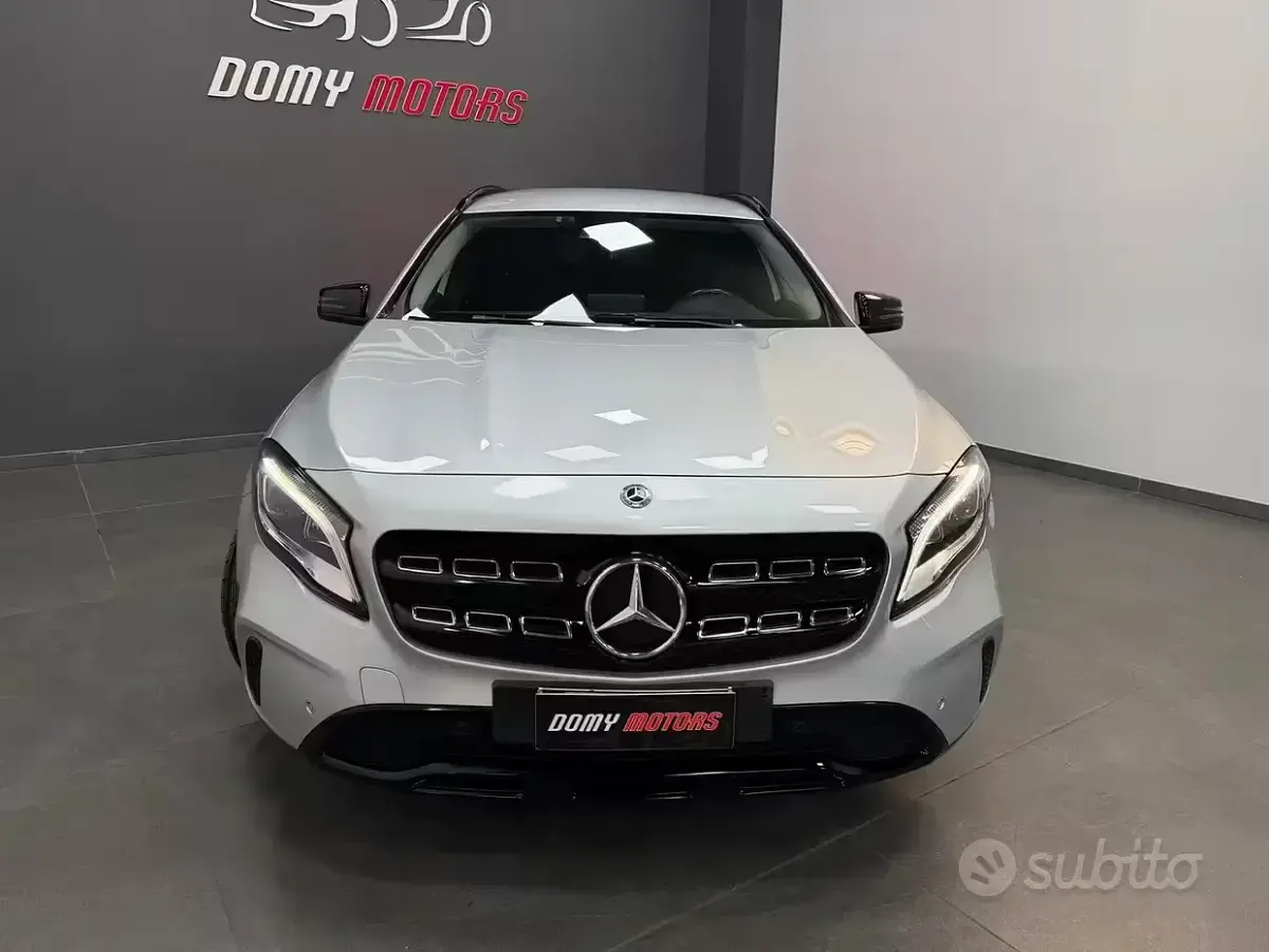 Usata Mercedes GLA200 136 CV (100 kW) 2019 Grigio SUV