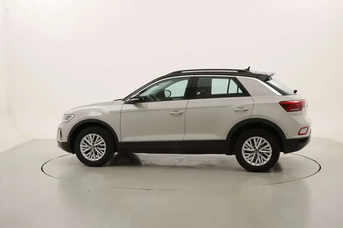 Usata VW T-Roc Life 110 CV (80 kW) 2022 Grigio SUV