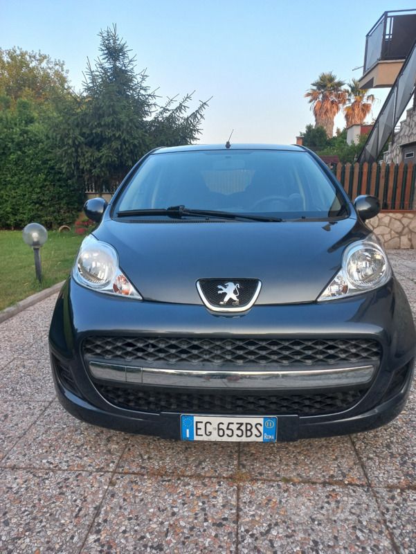 Nero Usata 2011 Peugeot 107 Due volumi | 4200 € (Buon prezzo) - Immagine 1/4