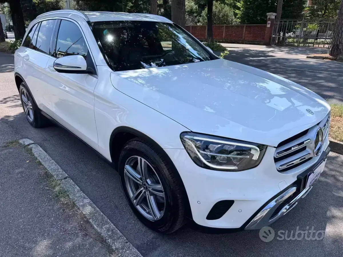 Usata Mercedes GLC200 163 CV (119 kW) 2021 Bianco SUV