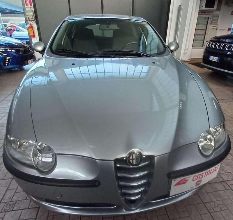 Grigio Usata 2002 Alfa Romeo 147 Progression Due volumi | 2990 € (Buon prezzo) - Immagine 1/4
